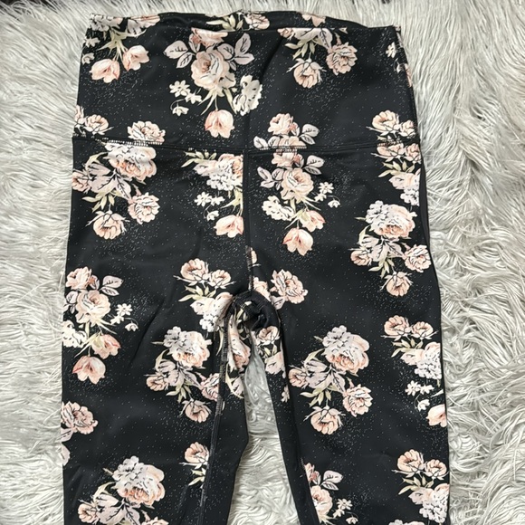 Beautiful FP Movement activewear set with floral print - Picture 4 of 8